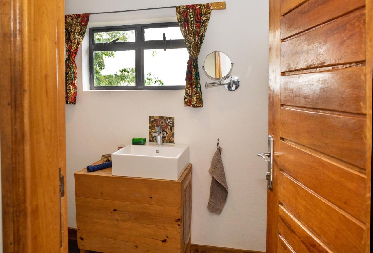 Isunga Lodge Kibale National Park Екстер'єр фото