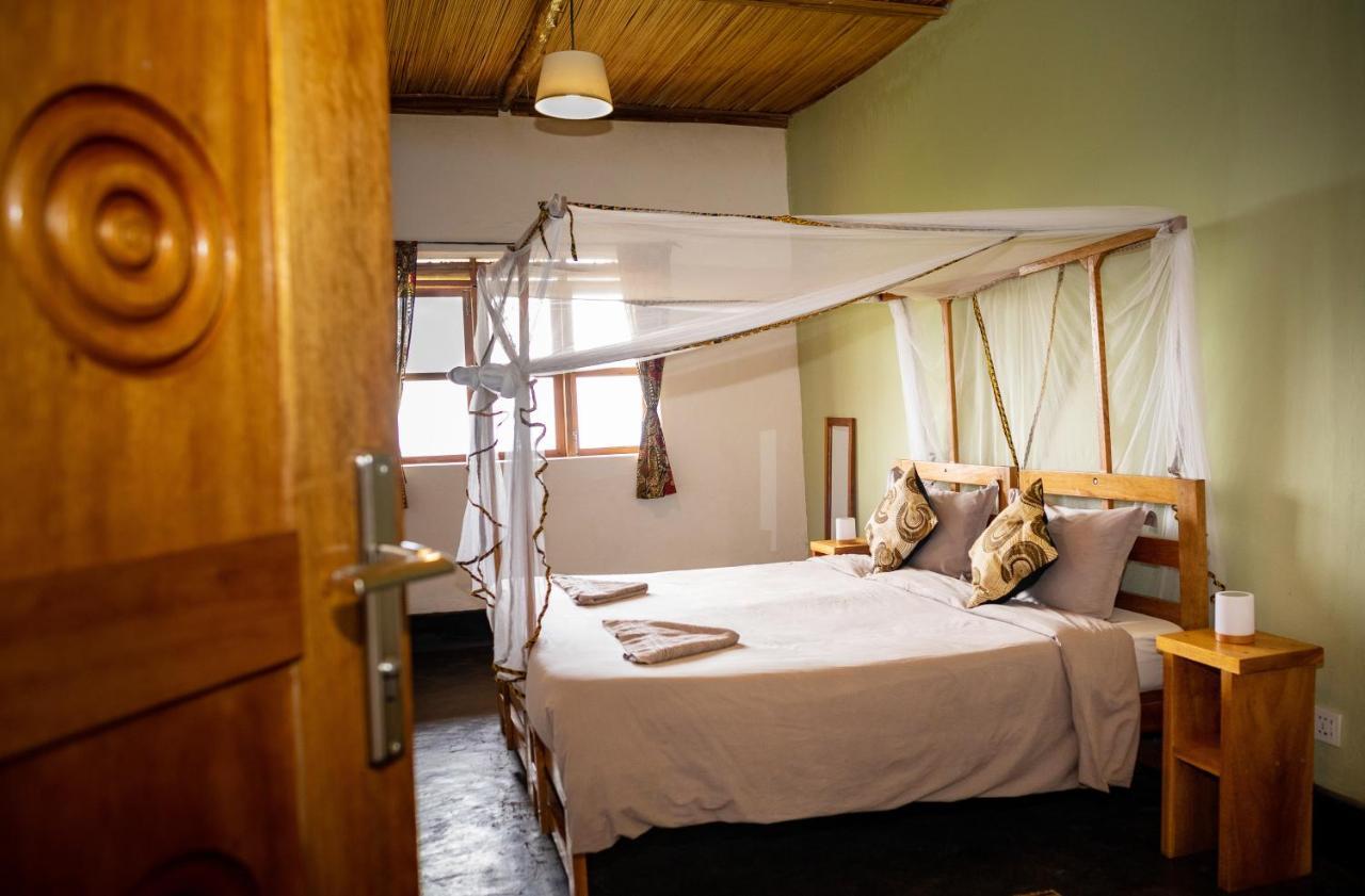 Isunga Lodge Kibale National Park Екстер'єр фото